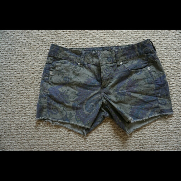 American Eagle corduroy cut off shorts size 8.
