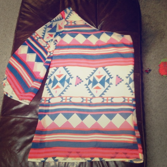 Tribal one sleeve dress 💕