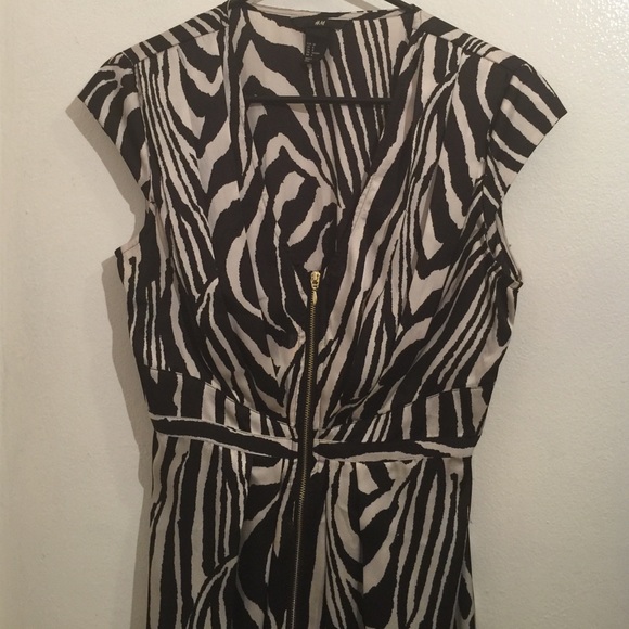 Zebra Print Dress - Picture 3 of 4