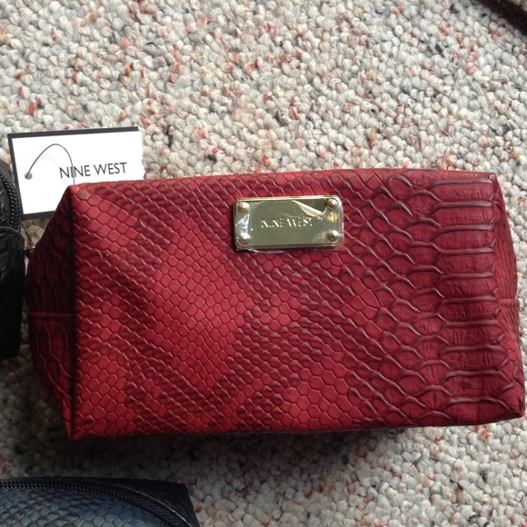 Authentic Nine West make up pouch😀