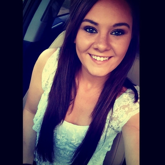Meet your Posher, Mikayla - Picture 1 of 1