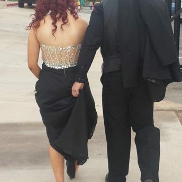 Dress - Picture 2 of 2