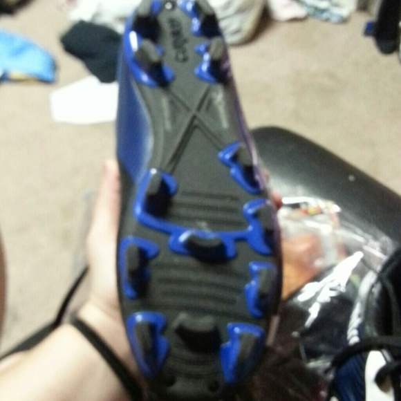 Cleats - Picture 4 of 4