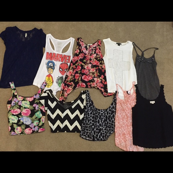 Assorted tank tops size small And medium - Picture 1 of 1