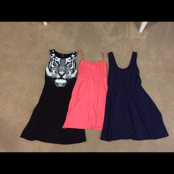 Assorted dresses size small and medium - Picture 1 of 1