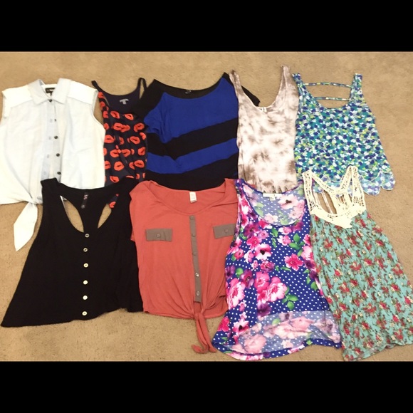 Assorted tank tops size small and medium - Picture 1 of 1