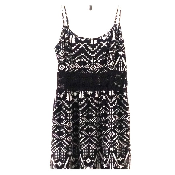 NWT Black and white dress from forever 21.