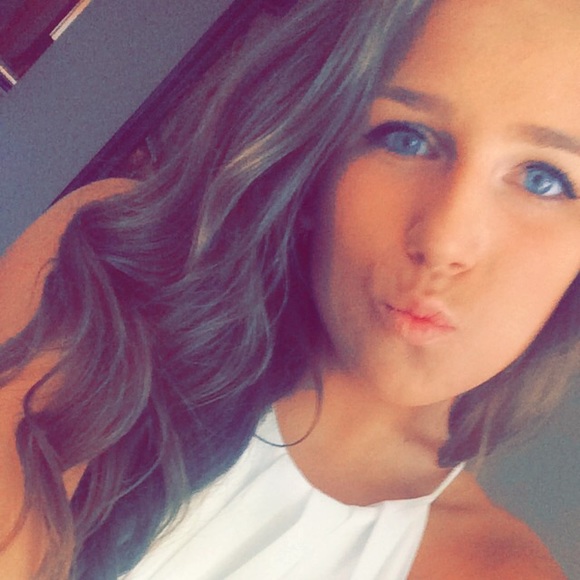 Meet your Posher, Karina - Picture 1 of 1