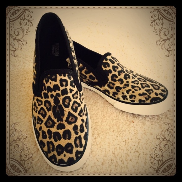 Mossimo Supply Co. Shoes - 🎉Host Pick!🎉 Leoard print slip on sneakers