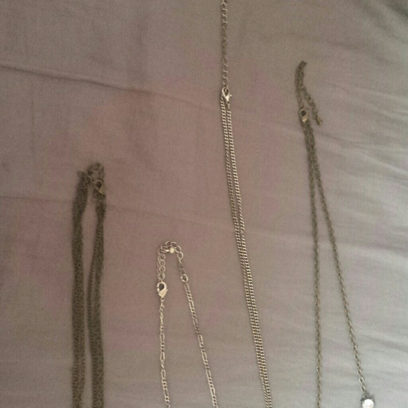 Necklace bundle!!!!!!!!!!! - Picture 3 of 4
