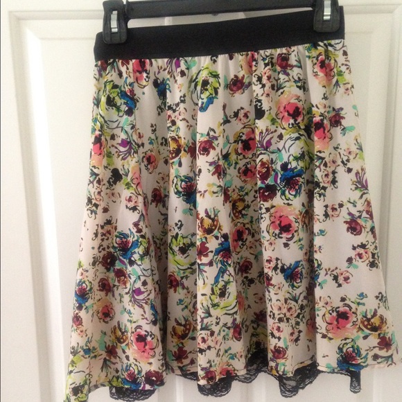 Xhiliration floral skirt.