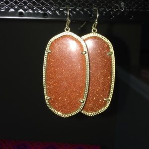 Kendra Scott Danielle Earrings in Goldstone!