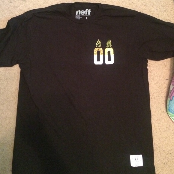 Pineapple tee