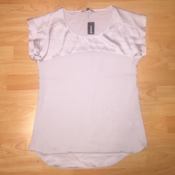 Express loose beige top with cuffed short sleeves