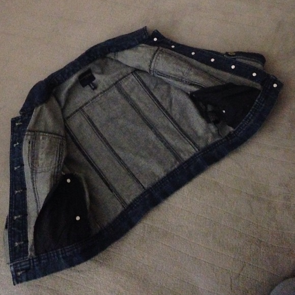 Jean jacket - Picture 2 of 4