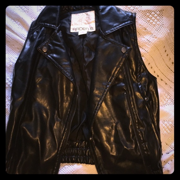 Faux leather cut off women's jacket