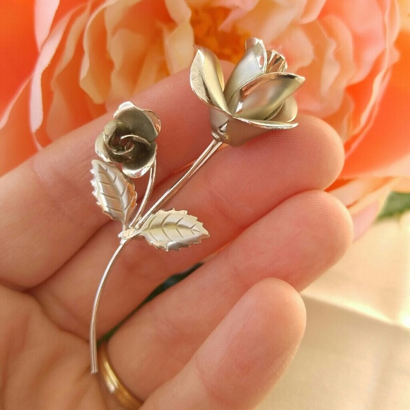 SOLD Vintage Rose Brooch for your sweetheart! - Picture 2 of 4