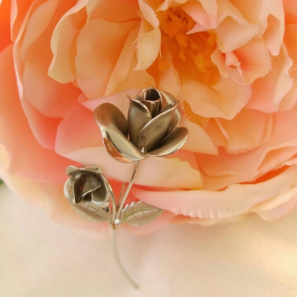 SOLD Vintage Rose Brooch for your sweetheart! - Picture 3 of 4