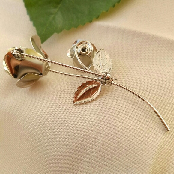 SOLD Vintage Rose Brooch for your sweetheart! - Picture 4 of 4