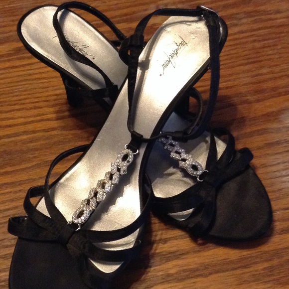 Black and diamond heels! - Picture 4 of 4