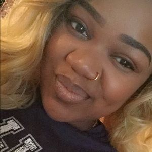 Meet the Posher, Aisha