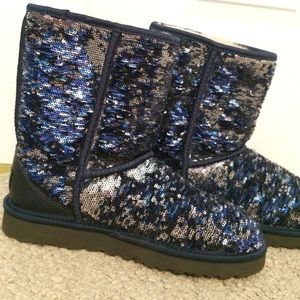 UGG BOOTS navy and/or silver sequins!