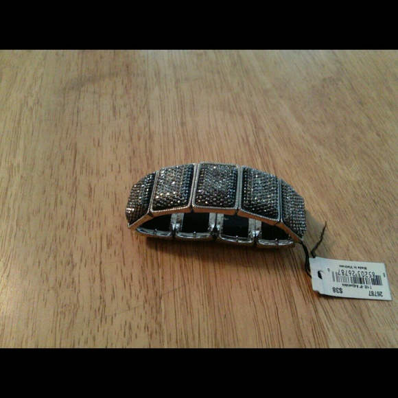 Cookie Lee crystal bracelet - Picture 3 of 3