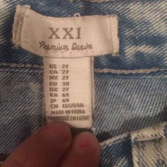 Forever 21 high rise light wash shorts - Picture 3 of 3