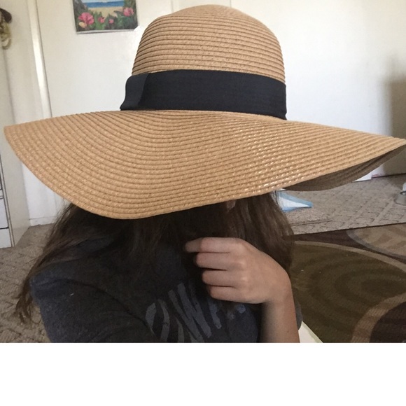 Floppy hat