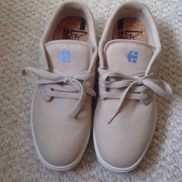 Supreme skate shoes made by Etnies