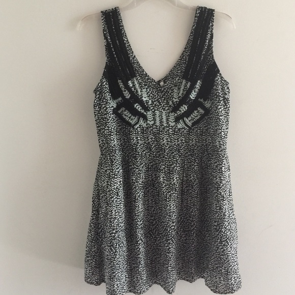 Pattern Tribal Dress - Picture 2 of 3