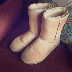 Short Style Tan Uggs