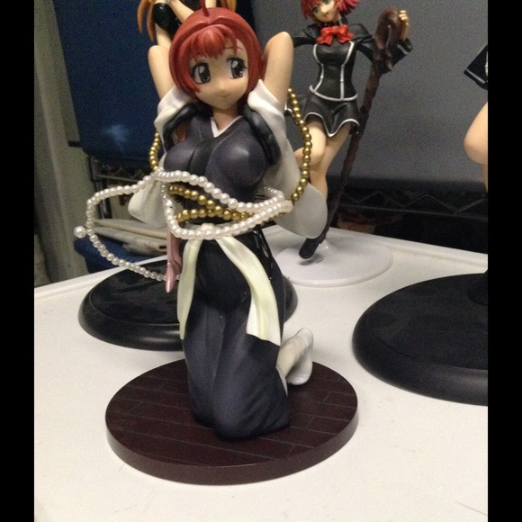 Figures - Picture 4 of 4