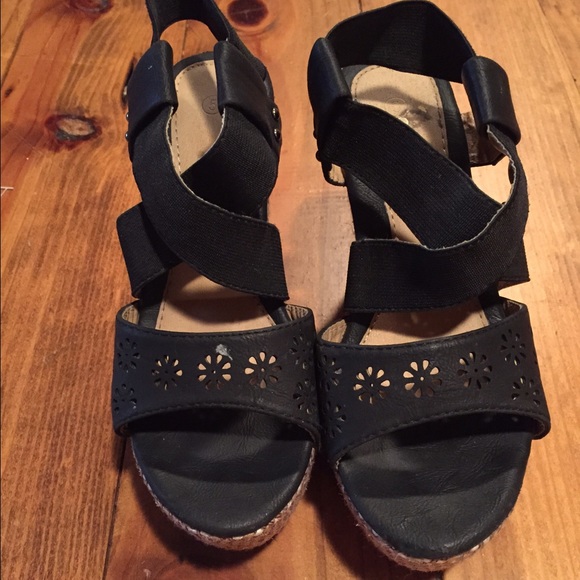 Black strappy wedges size 5 - Picture 1 of 3