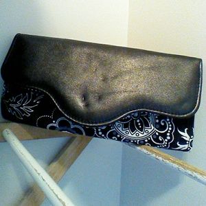 Thirty-one tri-fold wallet NWOT