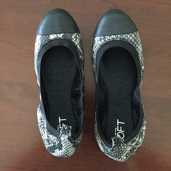 Snake Print Loft Ballet Flats - Picture 1 of 4