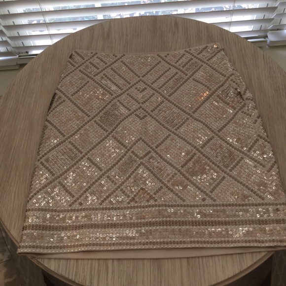 WHBM gold sequined skirt. Never worn.