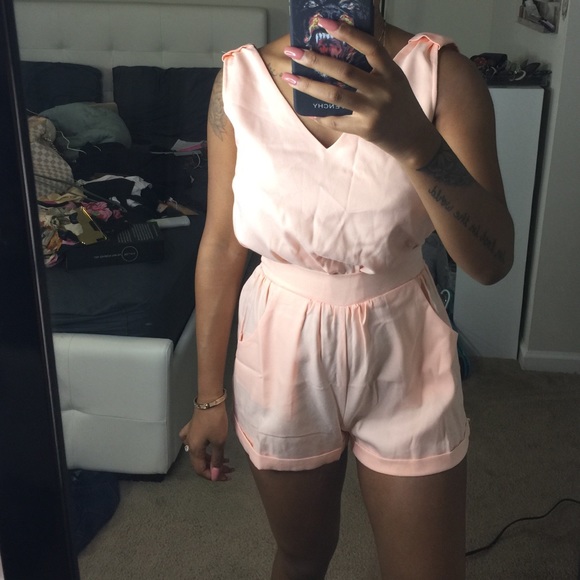 Pinky cream romper