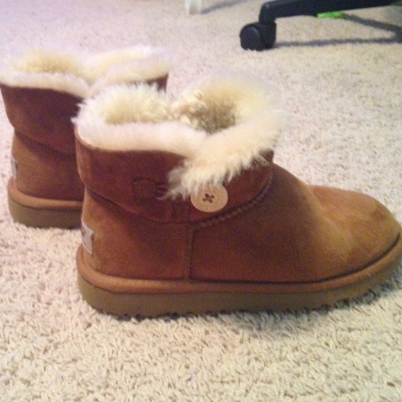 Short brown uggs!