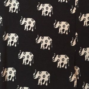 Black printed elephant legging