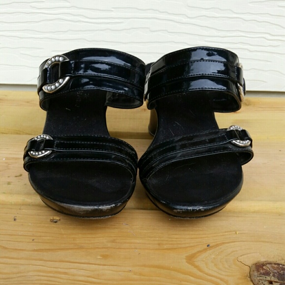 Cute Black Heels - Picture 2 of 4