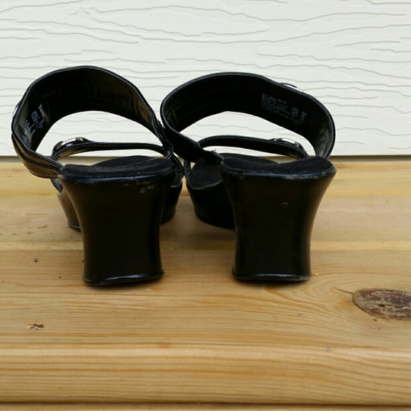 Cute Black Heels - Picture 3 of 4