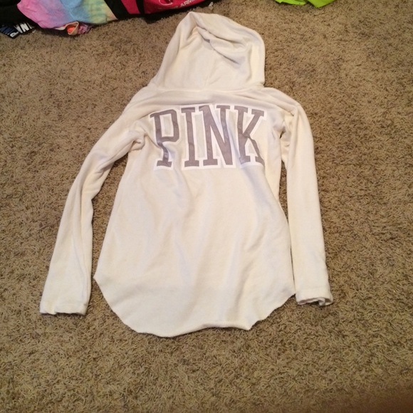 VS pink pullover
