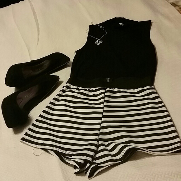 Black and white short