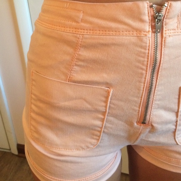 Pink shorts - Picture 2 of 3