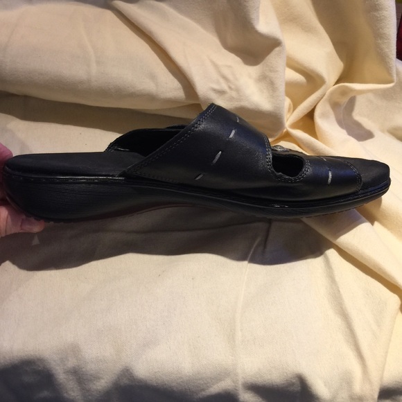 Black leather slides, 11 wide - Picture 2 of 4