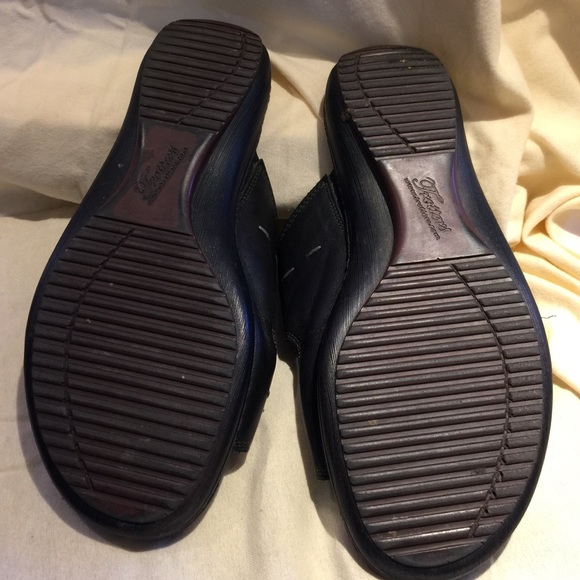 Black leather slides, 11 wide - Picture 4 of 4