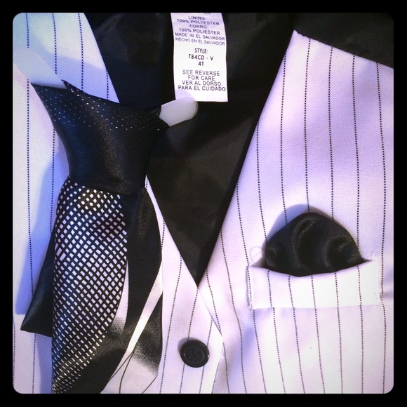 Boys 4t pin stripe suit with clip on tie