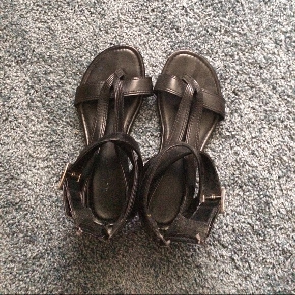 Black sandles