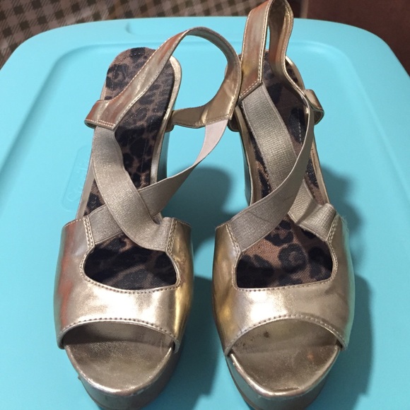 Jessica Simpson wedges